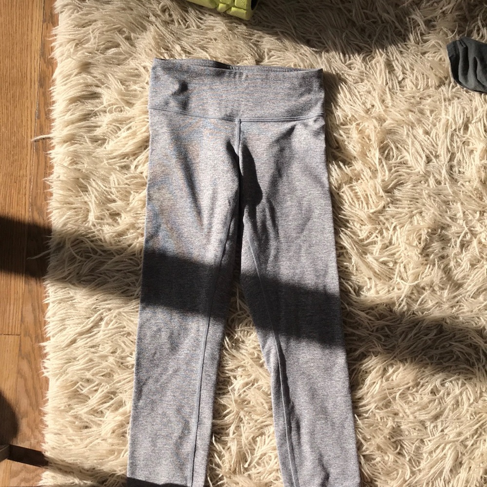Lululemon cropped gray leggings NWOT